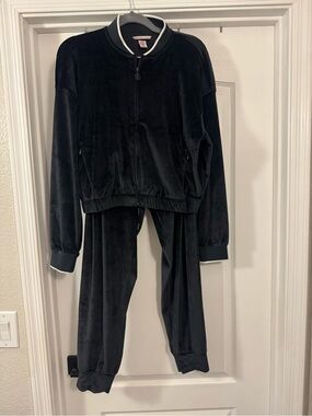 Victoria's Secret Black Ribbed Velour Loungewear Matching Set